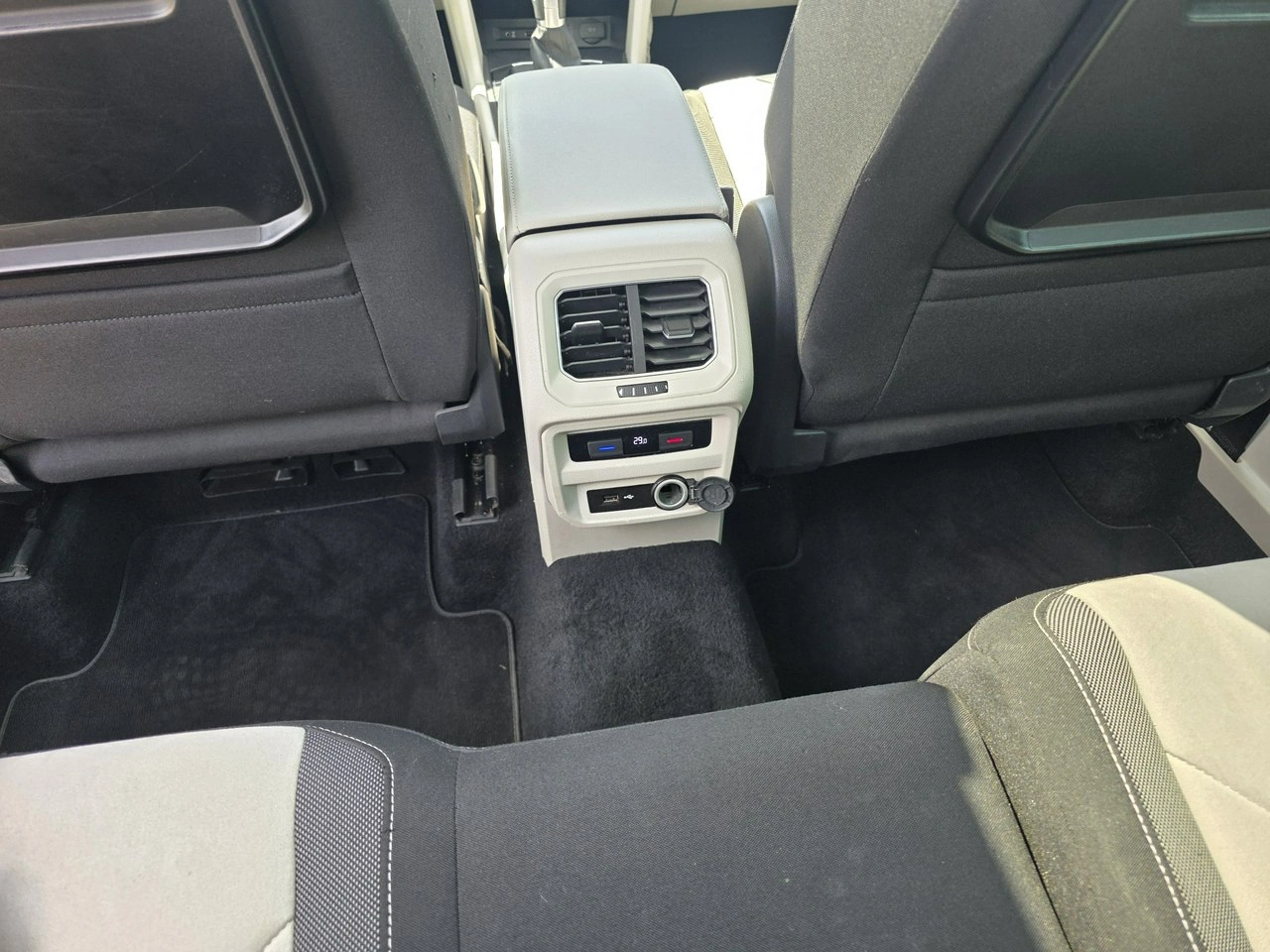 Volkswagen Tiguan - Zdjęcie 13