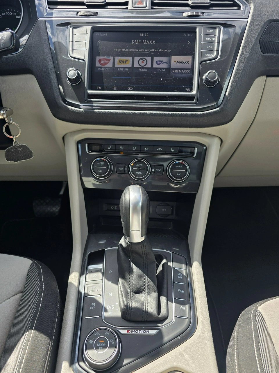 Volkswagen Tiguan - Zdjęcie 17
