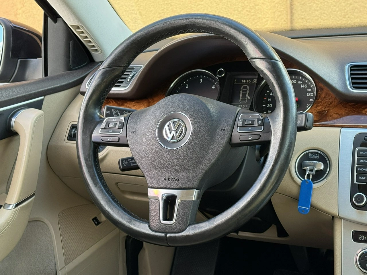 Volkswagen Passat - Zdjęcie 23