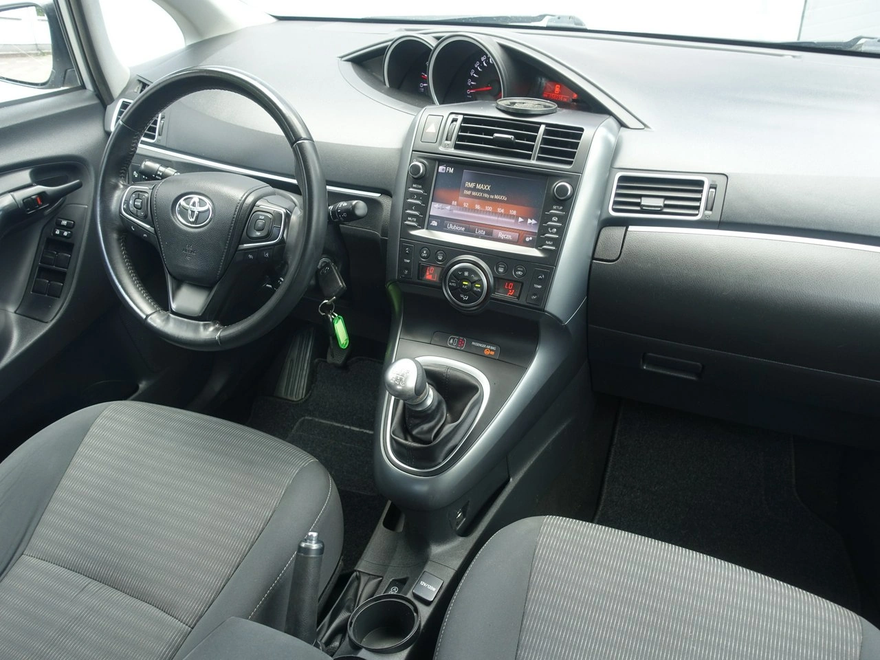 Toyota Verso - Zdjęcie 9