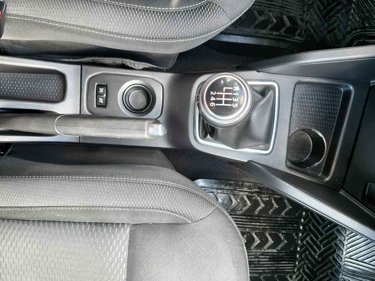 Dacia Duster - Zdjęcie 12