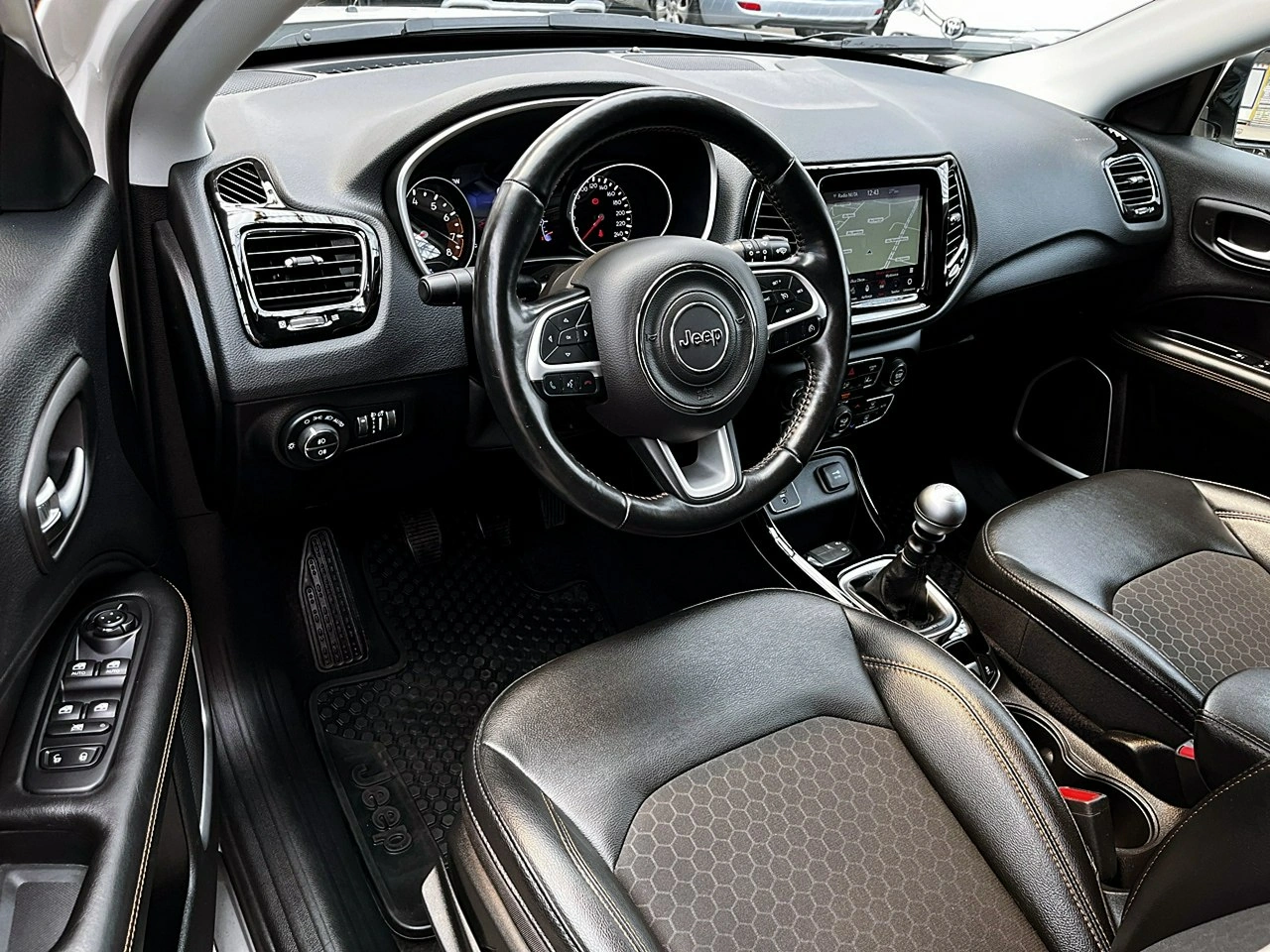 Jeep Compass - Zdjęcie 16