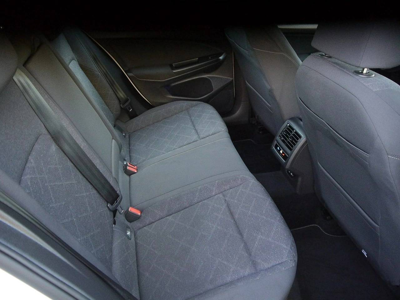 Volkswagen Golf - Zdjęcie 33