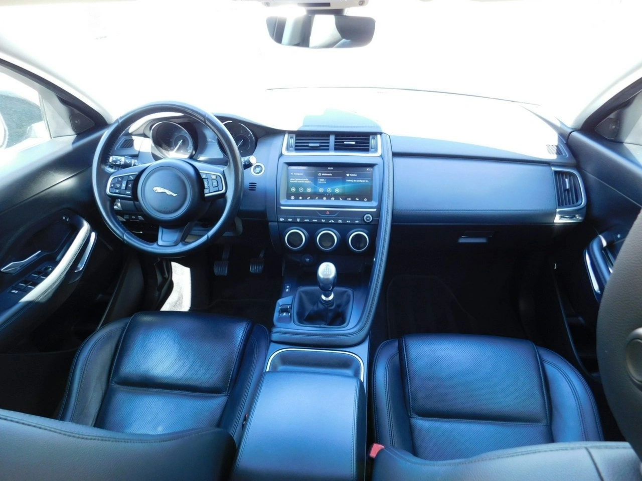 Jaguar E-Pace - Zdjęcie 4