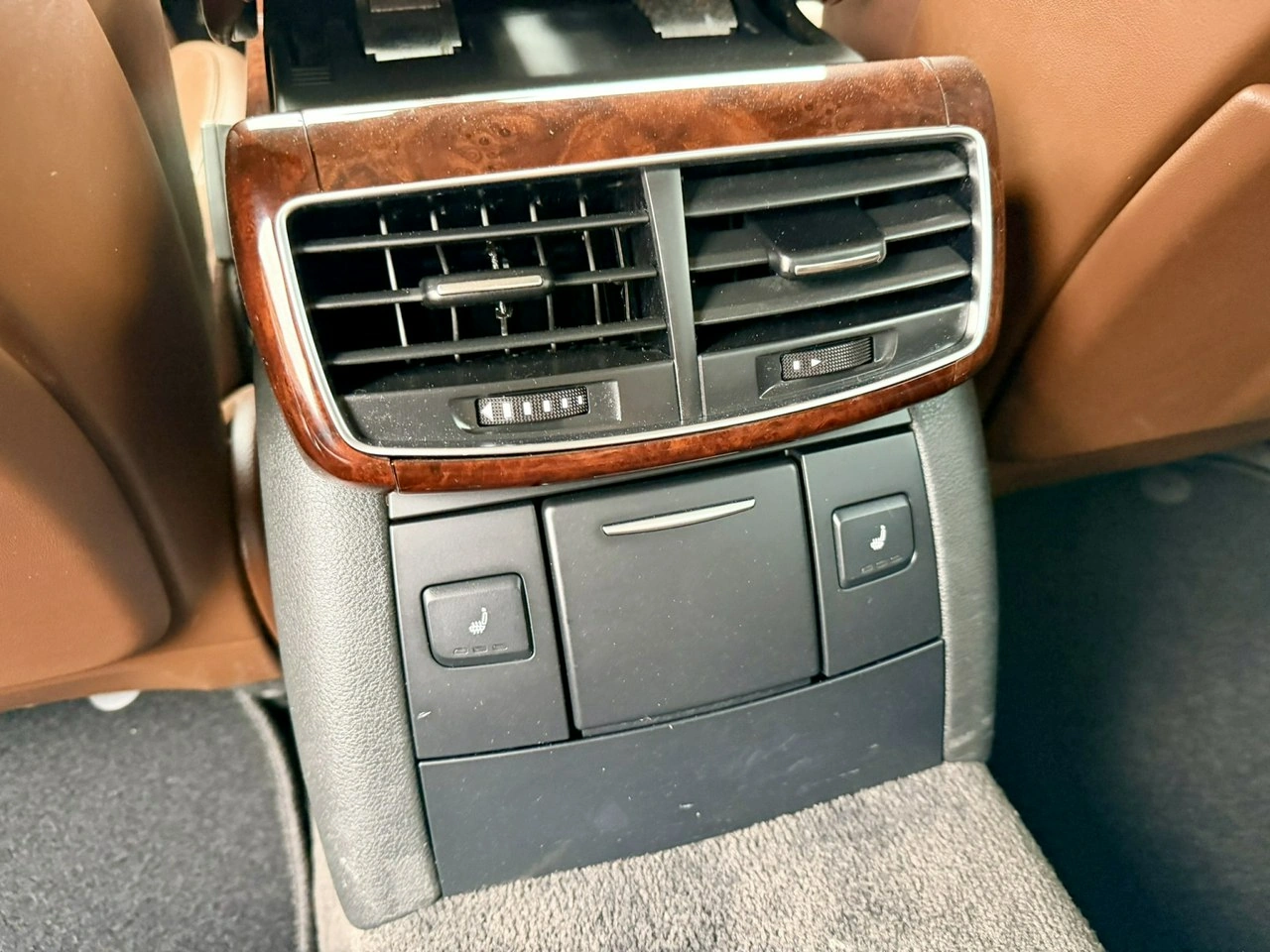 Audi A8 - Zdjęcie 16