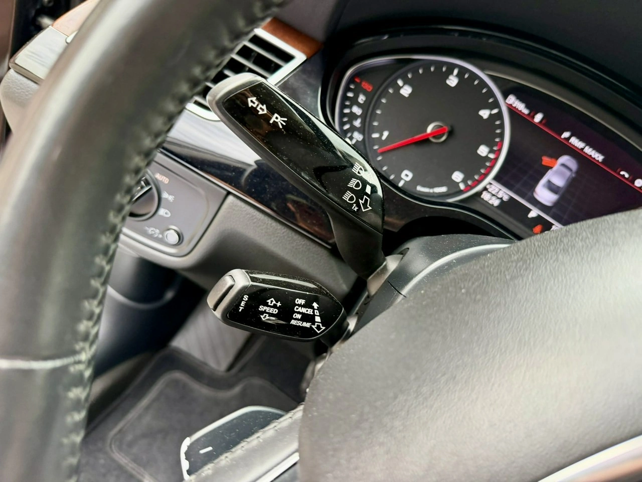Audi A8 - Zdjęcie 18