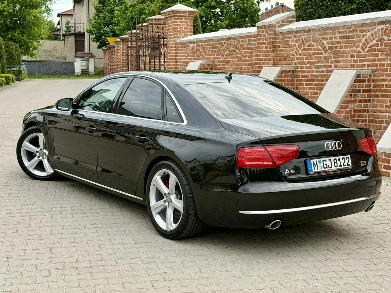 Audi A8 - Zdjęcie 1