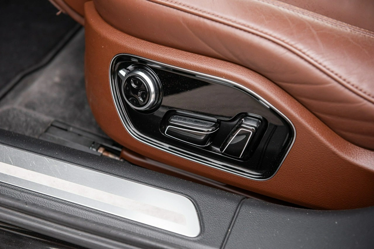 Audi A8 - Zdjęcie 27