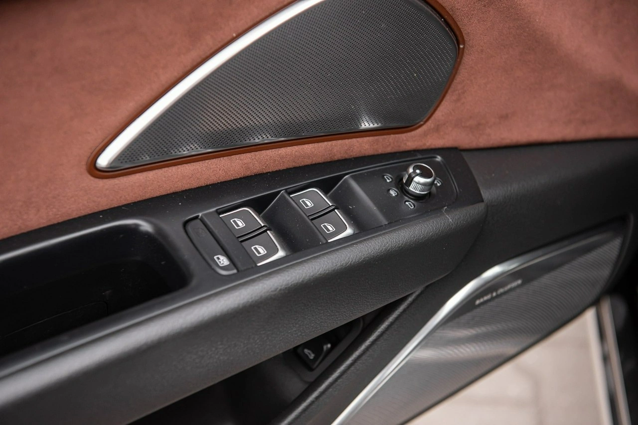 Audi A8 - Zdjęcie 30