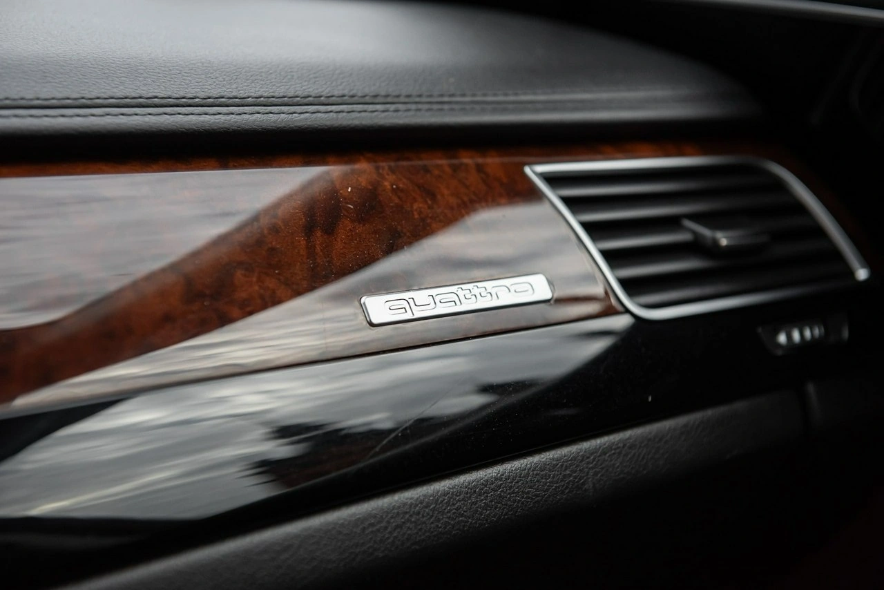 Audi A8 - Zdjęcie 32