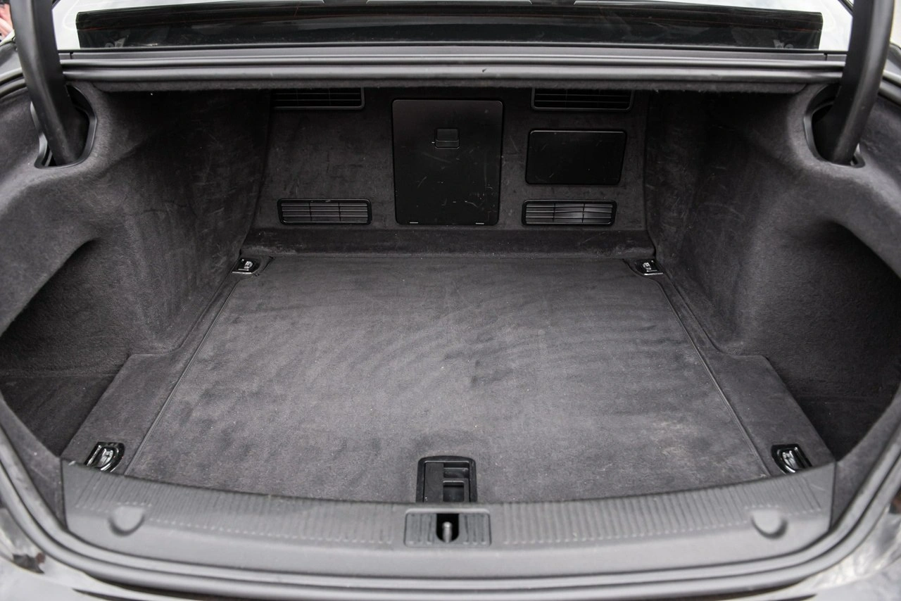 Audi A8 - Zdjęcie 33