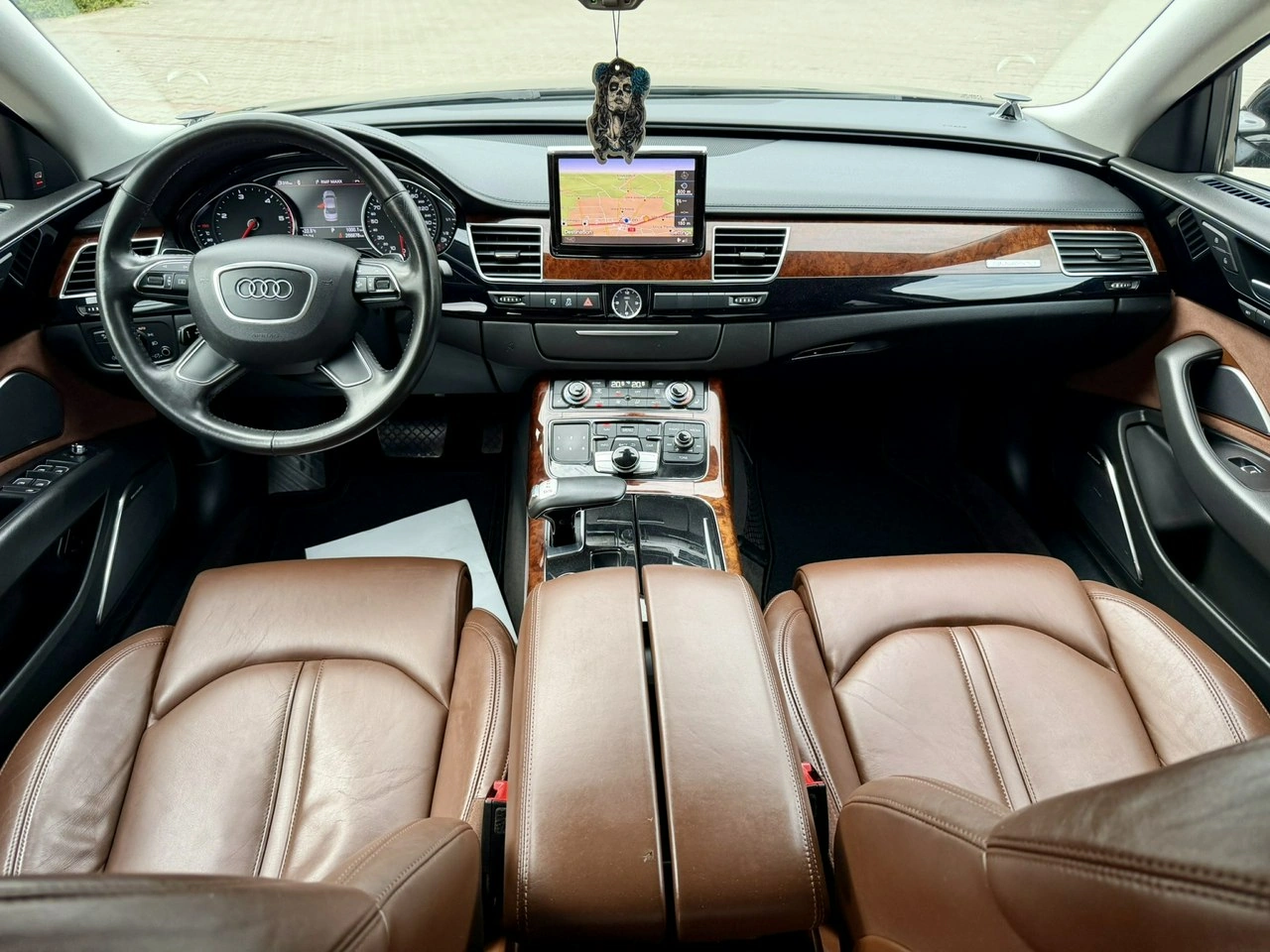 Audi A8 - Zdjęcie 4
