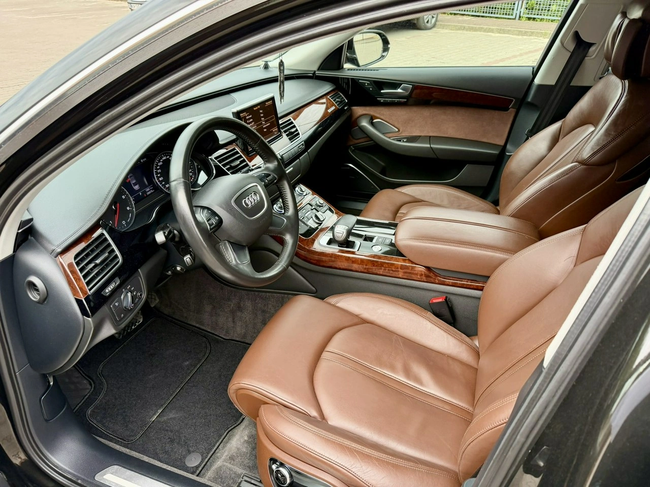 Audi A8 - Zdjęcie 5