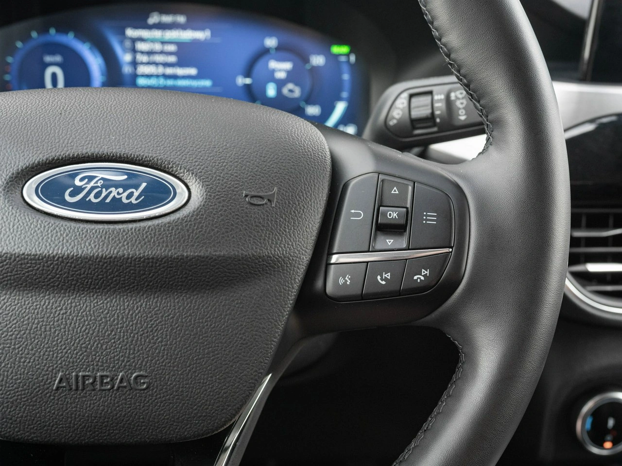 Ford Kuga - Zdjęcie 13