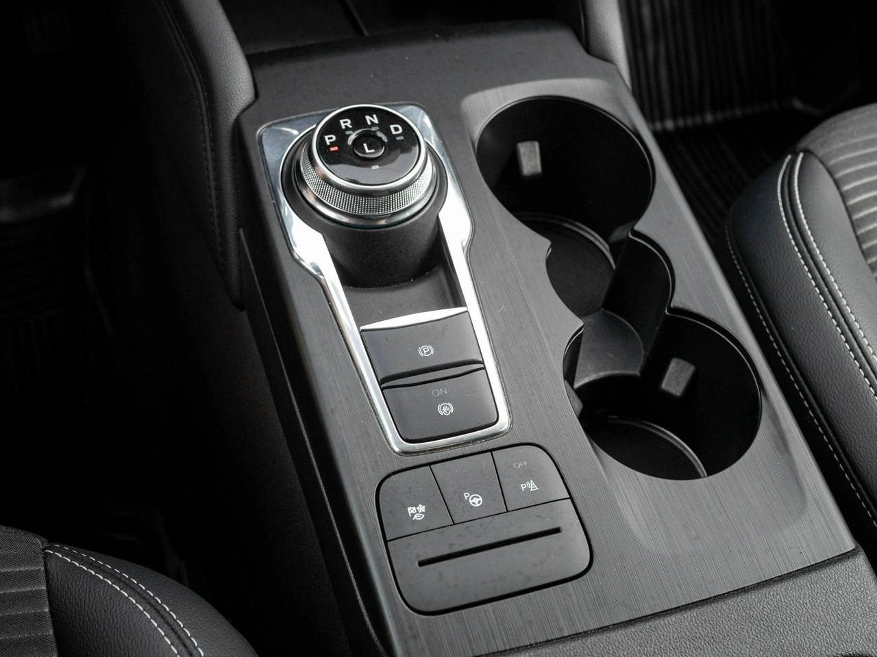 Ford Kuga - Zdjęcie 14