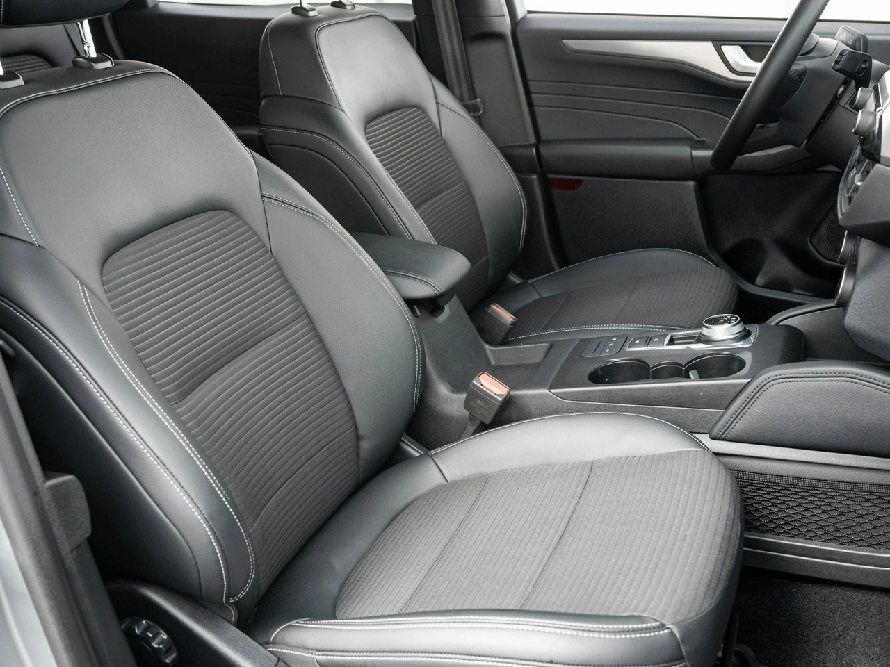 Ford Kuga - Zdjęcie 29