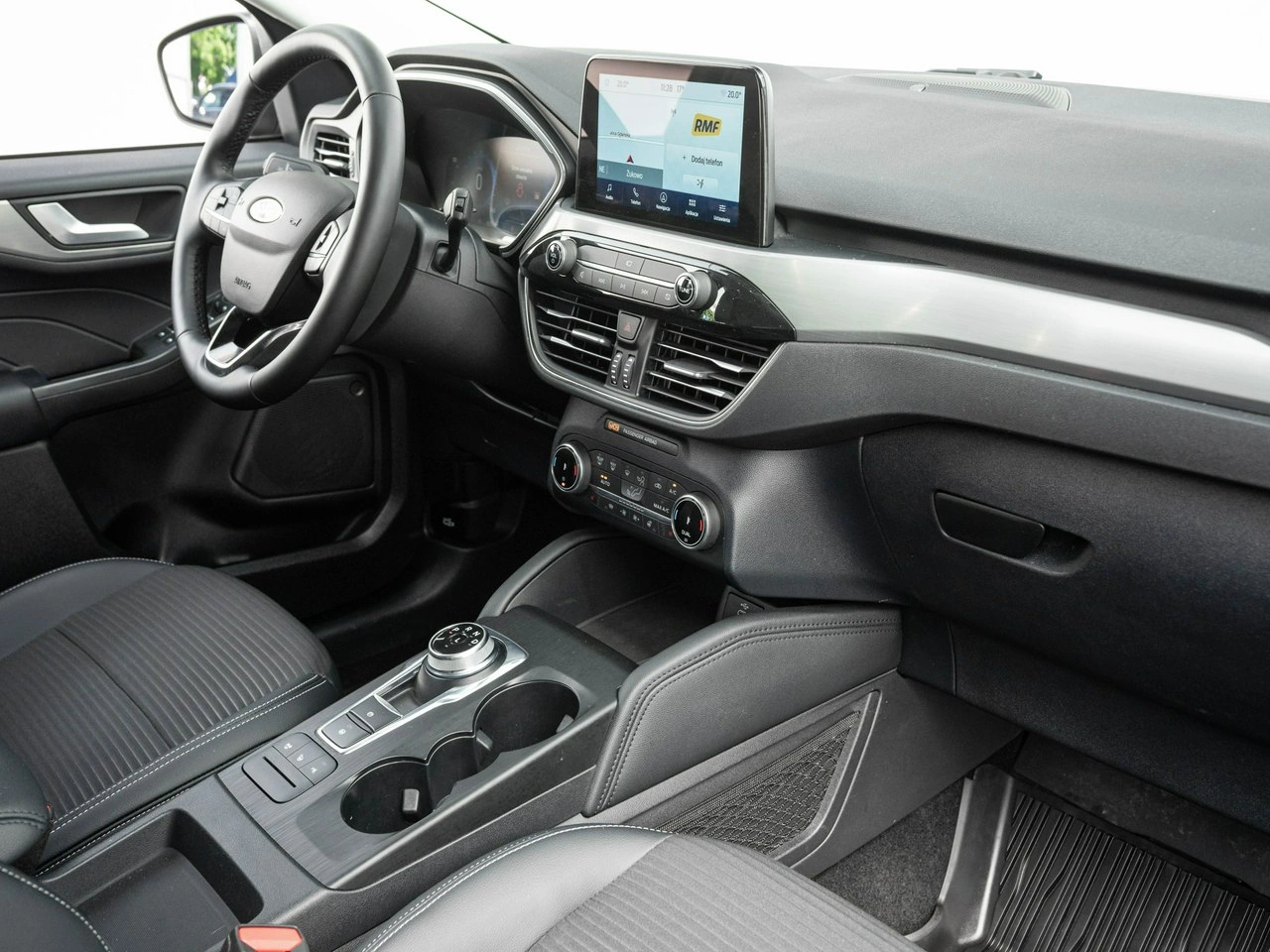 Ford Kuga - Zdjęcie 31