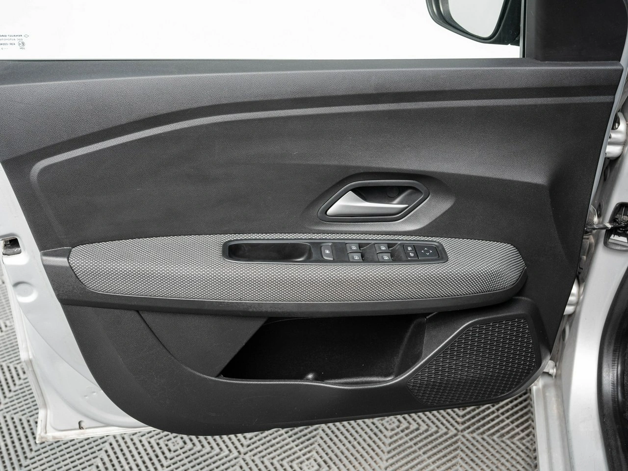 Dacia Sandero - Zdjęcie 8
