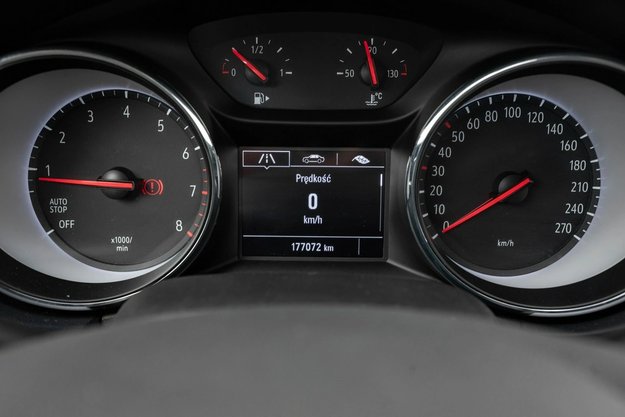 Opel Astra - Zdjęcie 11