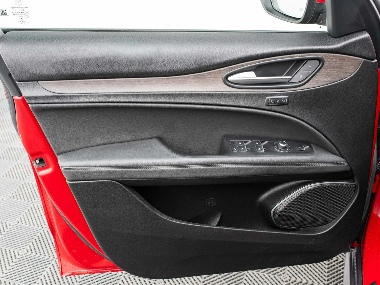 Alfa Romeo Stelvio - Zdjęcie 9
