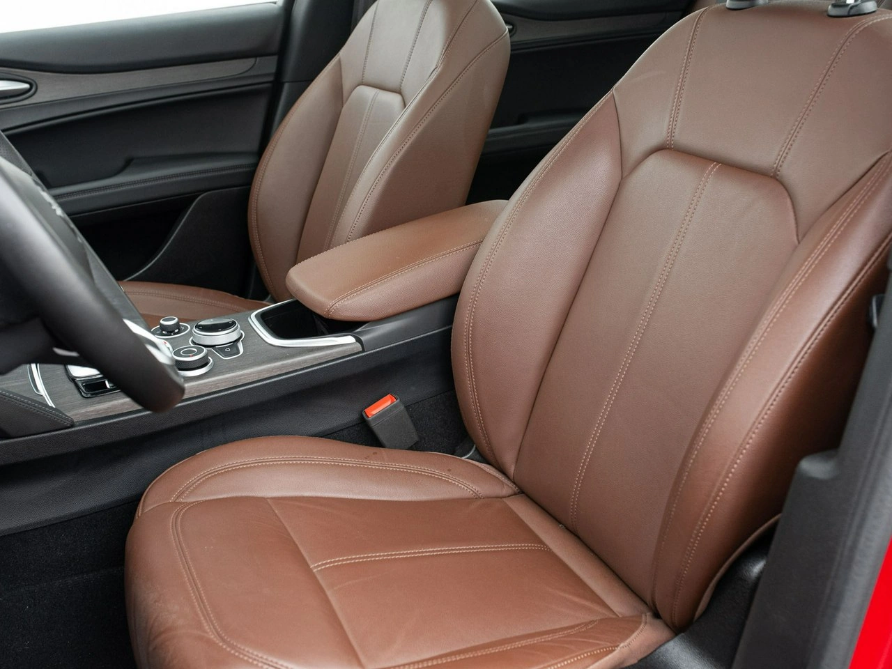 Alfa Romeo Stelvio - Zdjęcie 11