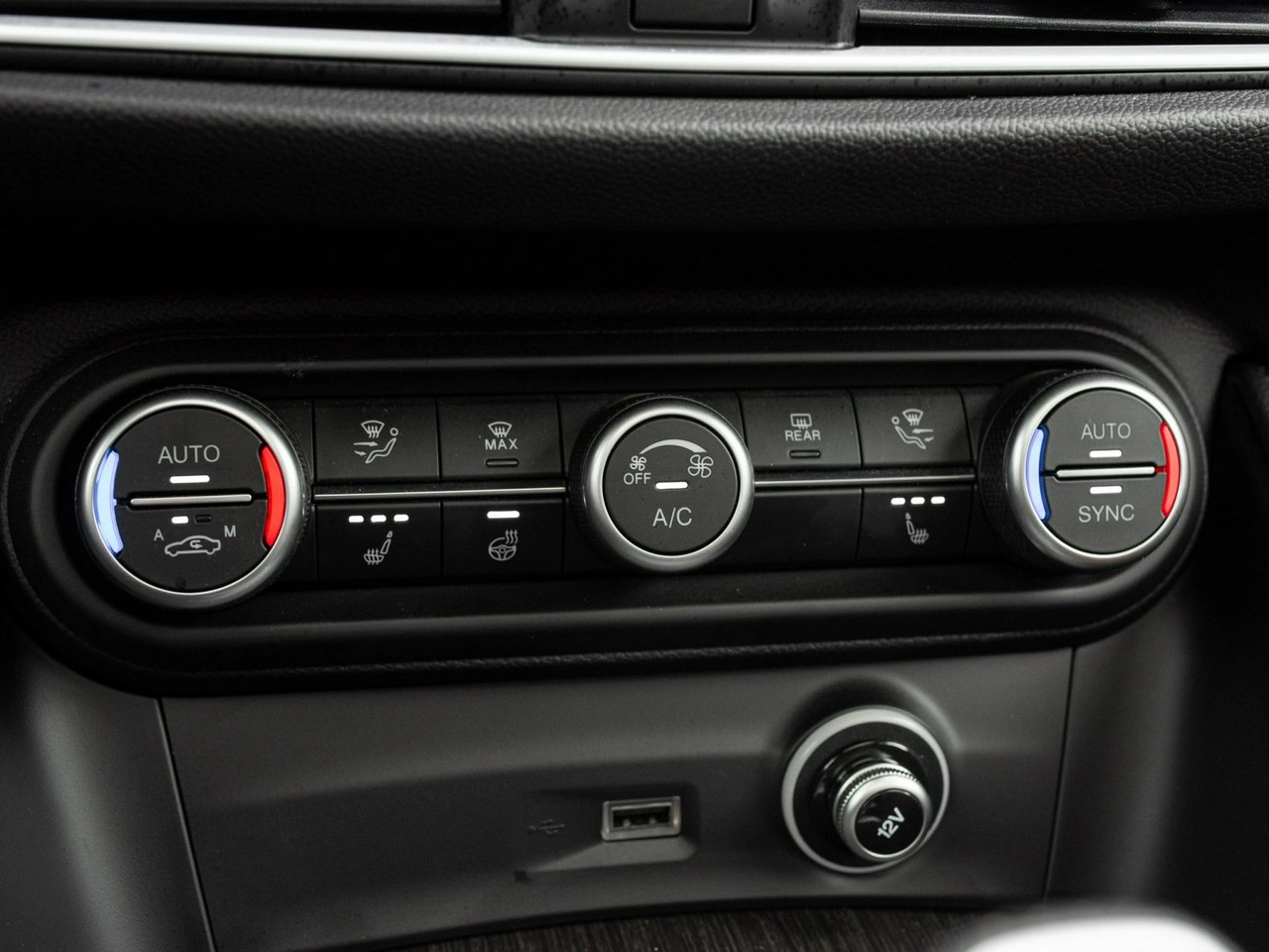 Alfa Romeo Stelvio - Zdjęcie 16