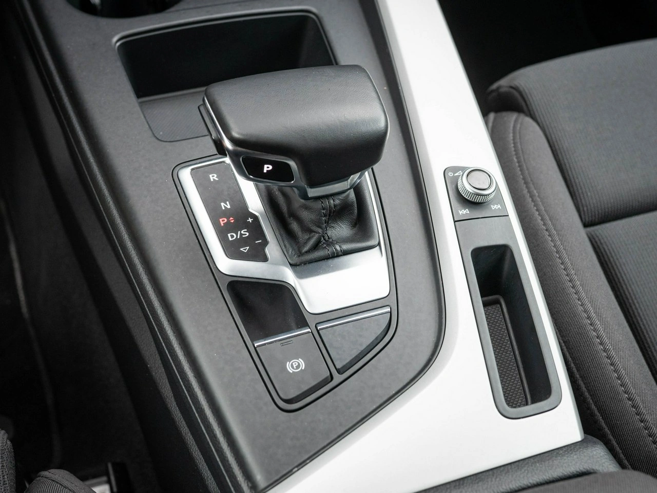 Audi A4 - Zdjęcie 15
