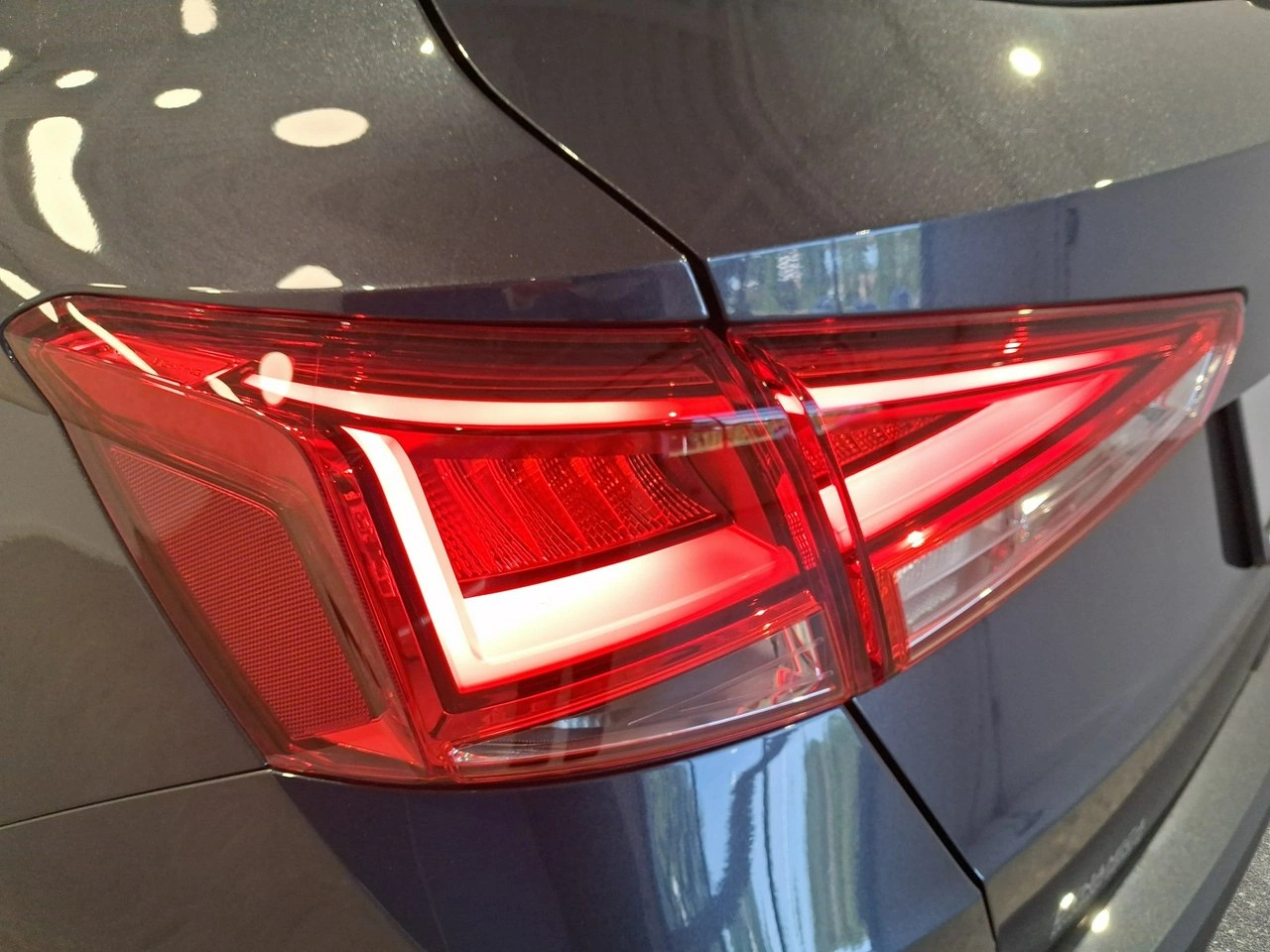 Seat Arona - Zdjęcie 10