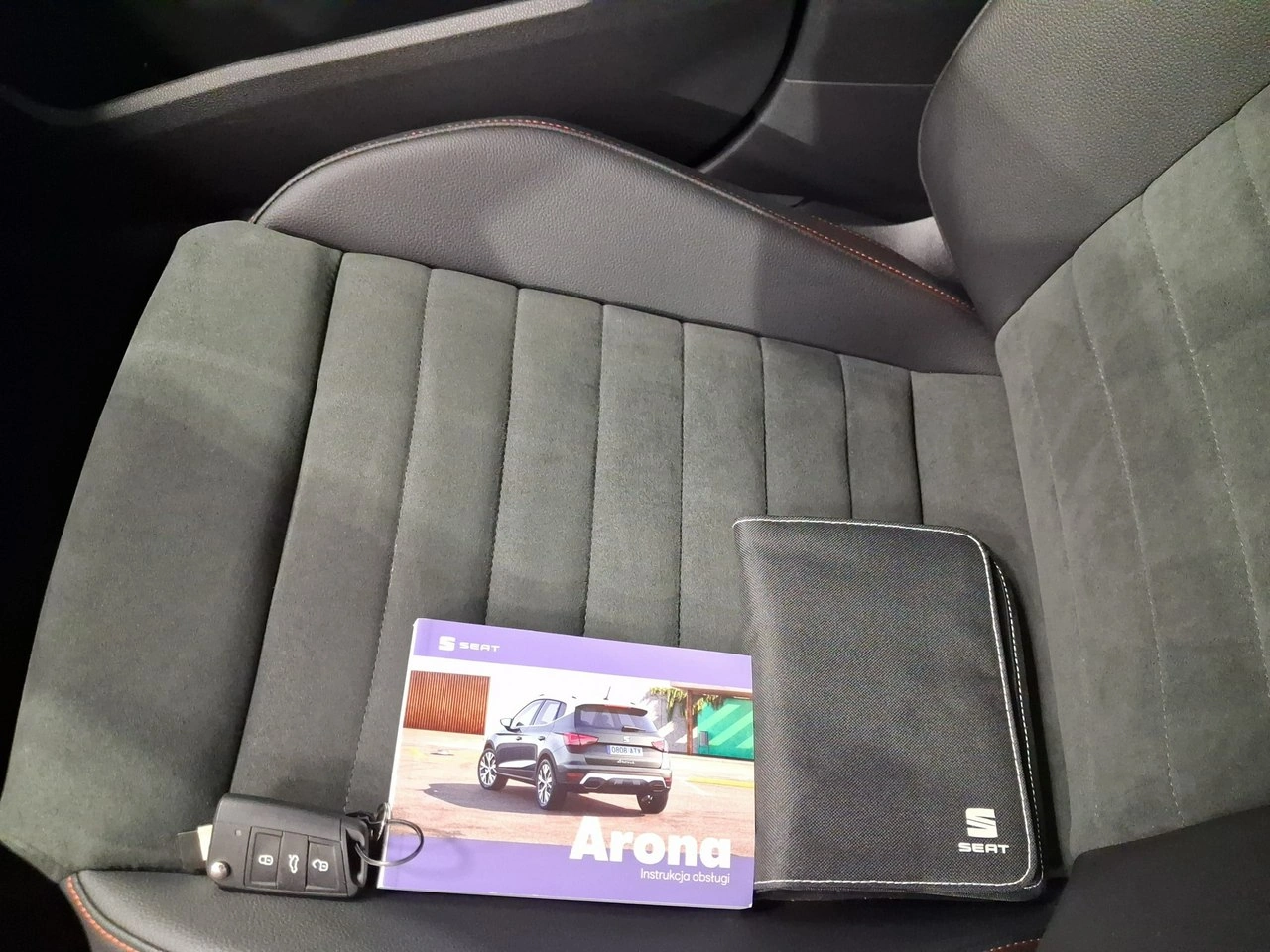 Seat Arona - Zdjęcie 13