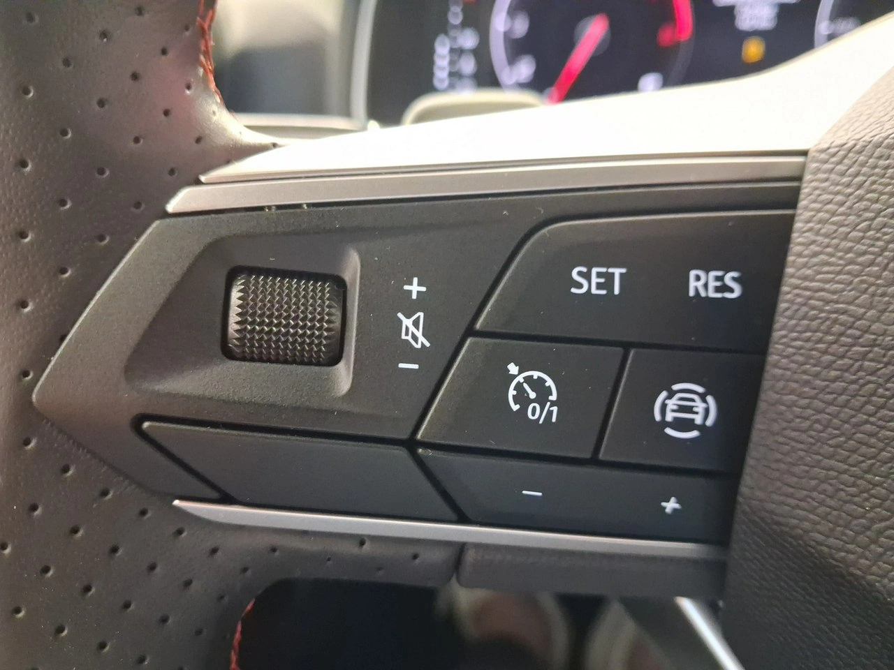 Seat Arona - Zdjęcie 18