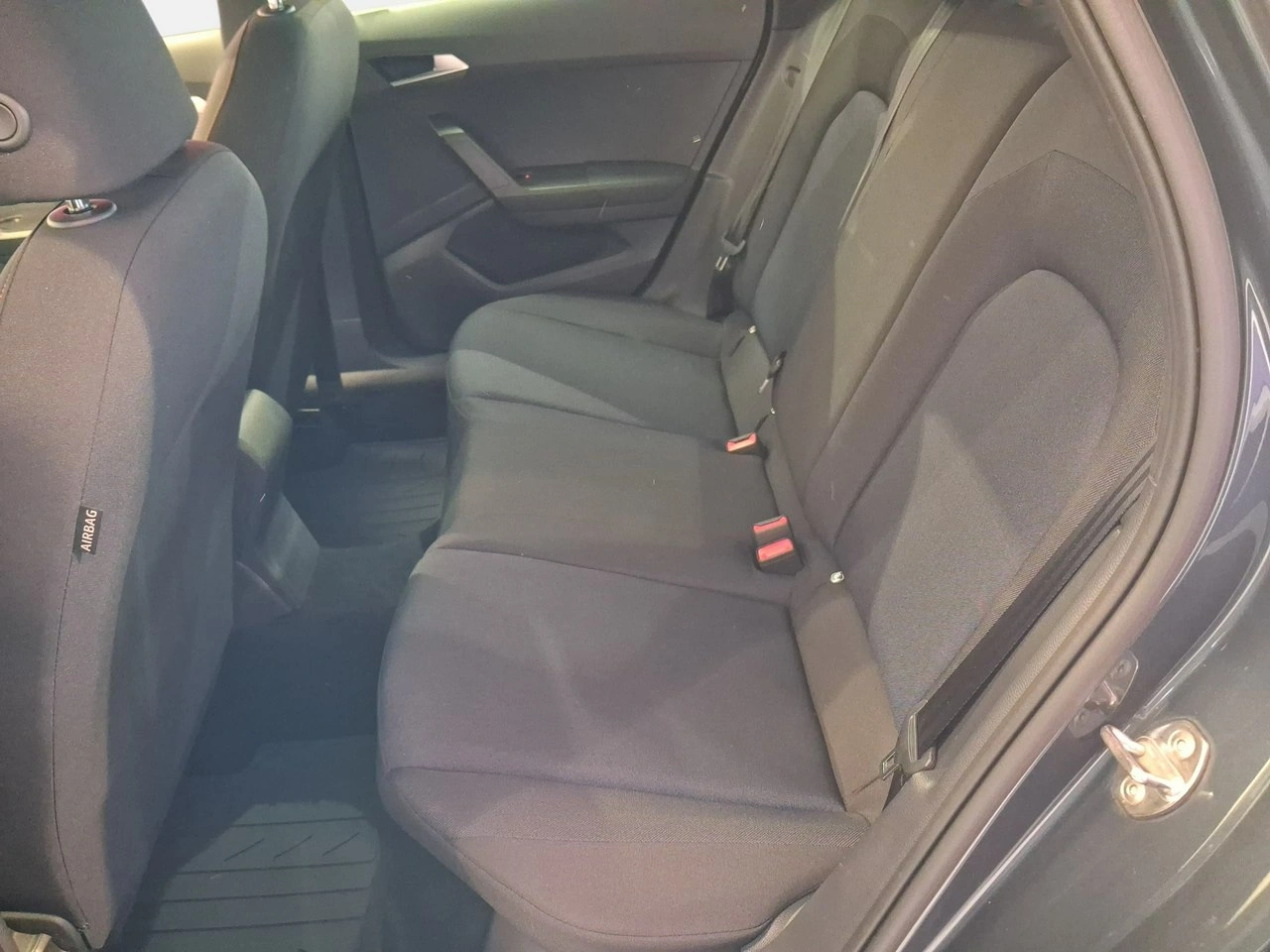 Seat Arona - Zdjęcie 9