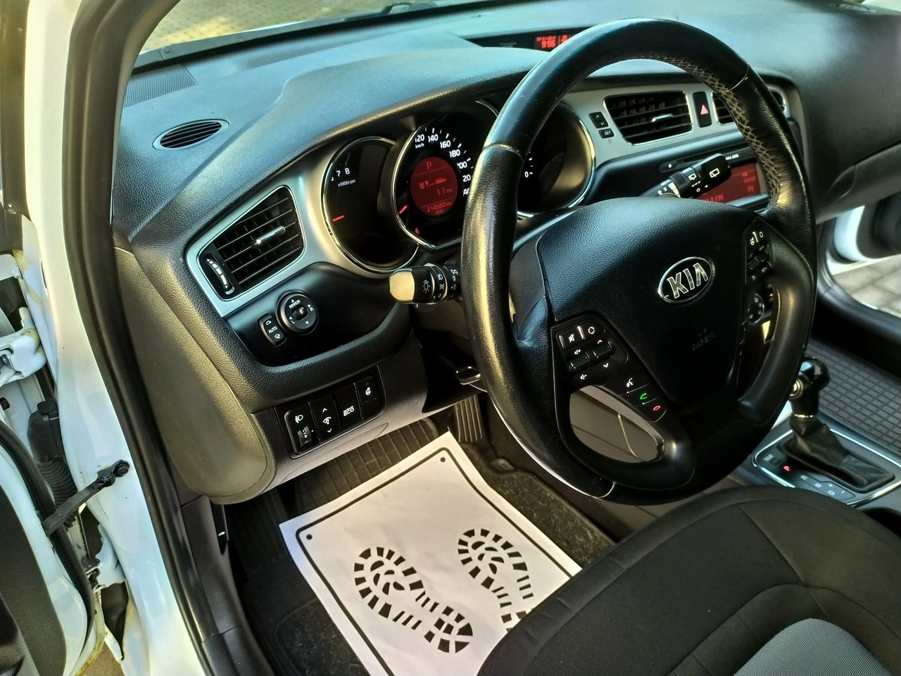 Kia Ceed - Zdjęcie 16