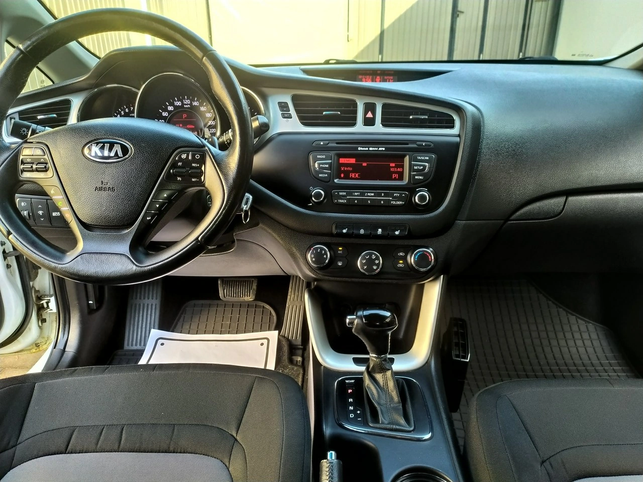 Kia Ceed - Zdjęcie 18