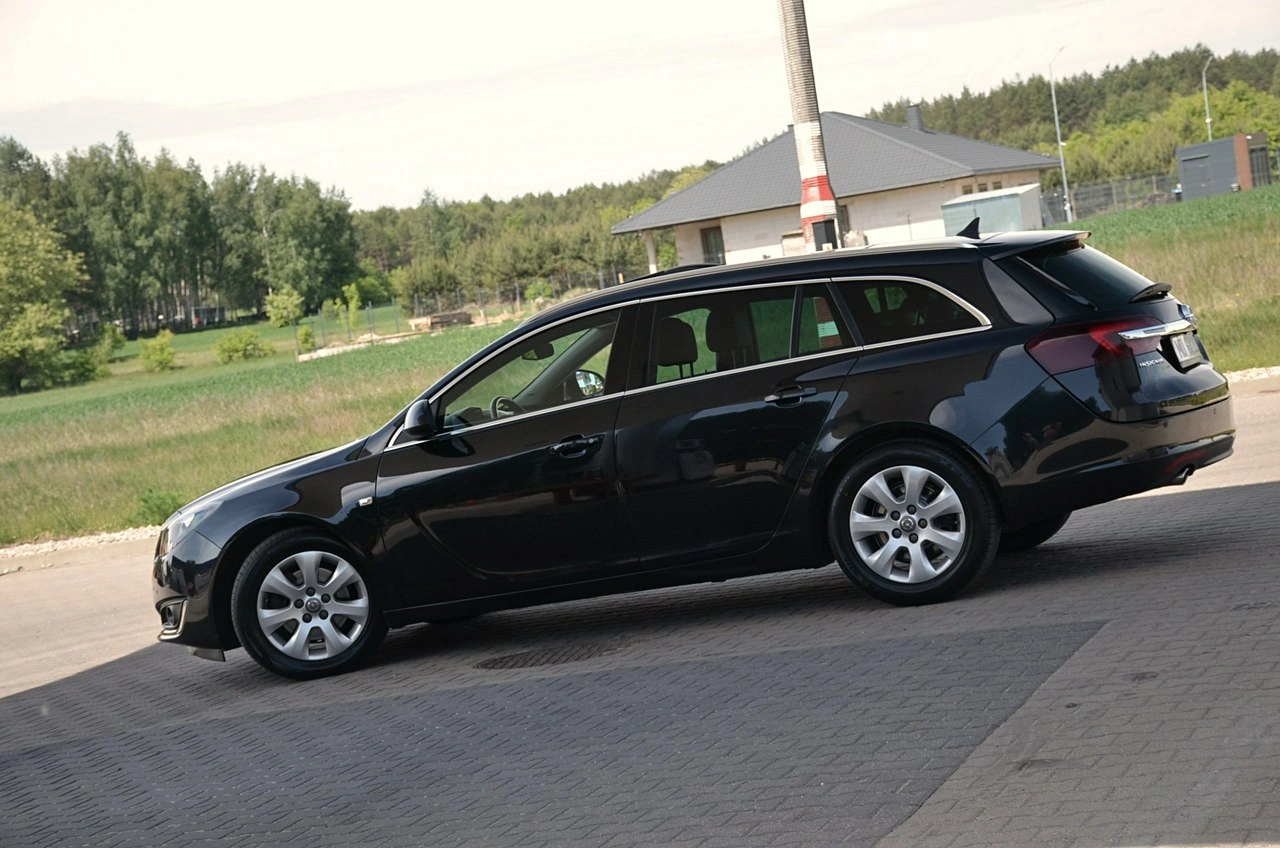 Opel Insignia Sports Tourer - Zdjęcie 9