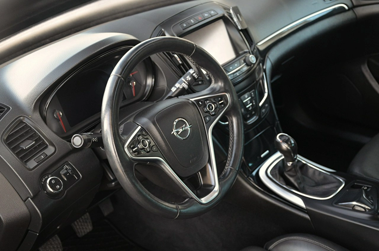 Opel Insignia Sports Tourer - Zdjęcie 13