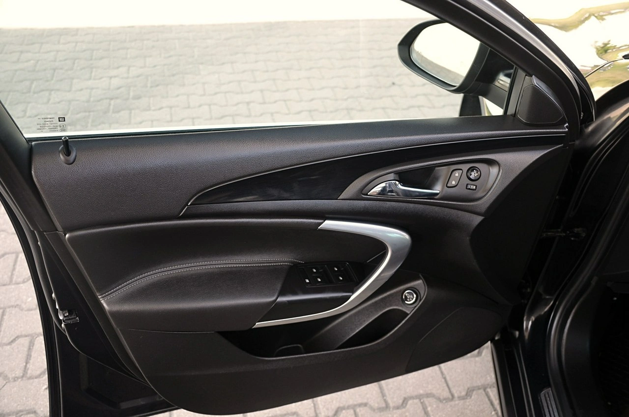 Opel Insignia Sports Tourer - Zdjęcie 14