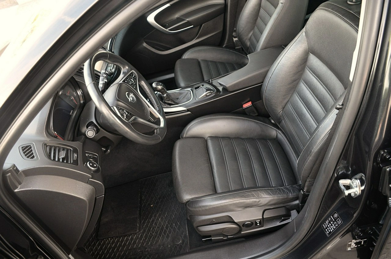 Opel Insignia Sports Tourer - Zdjęcie 15