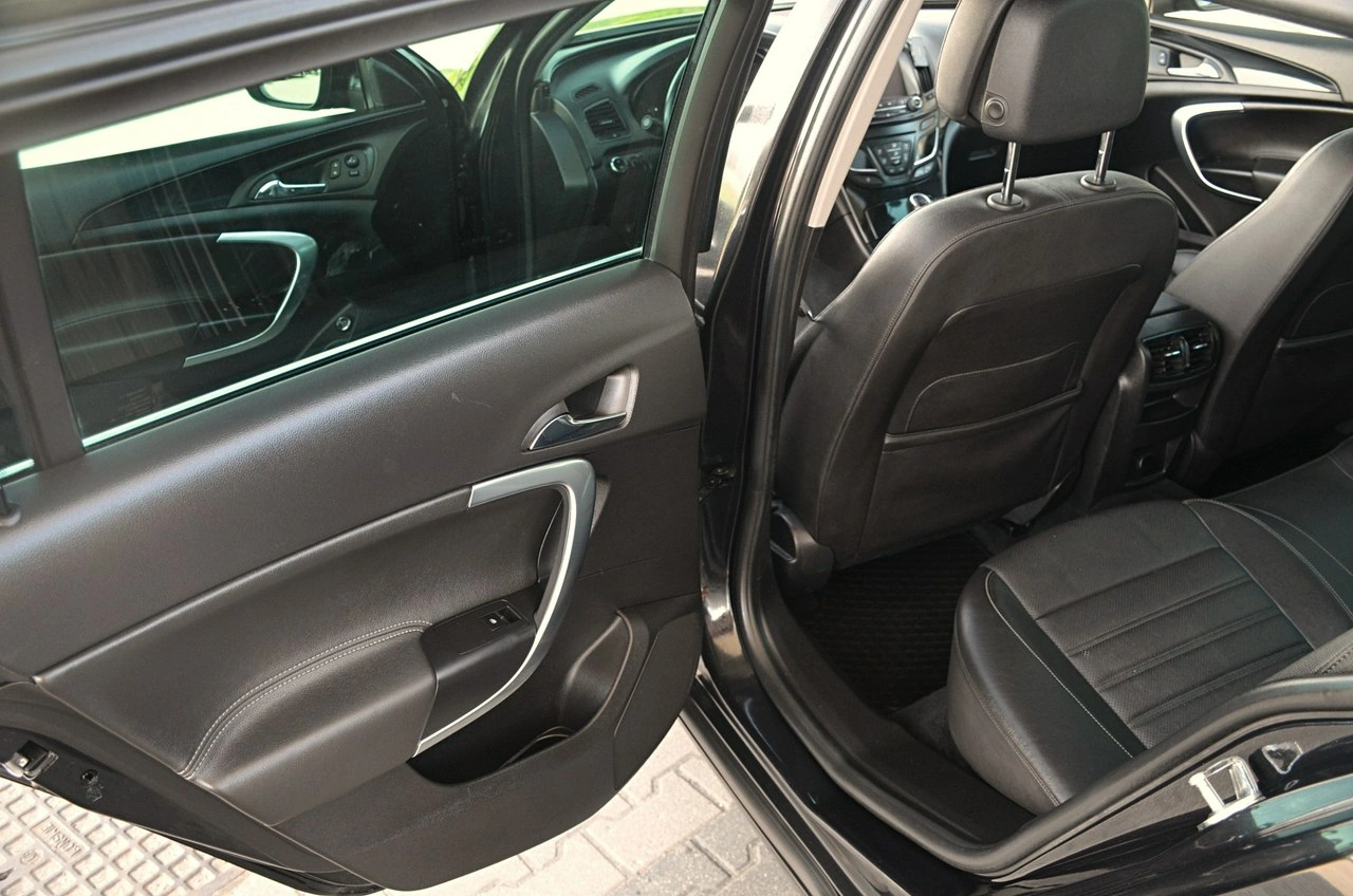 Opel Insignia Sports Tourer - Zdjęcie 16