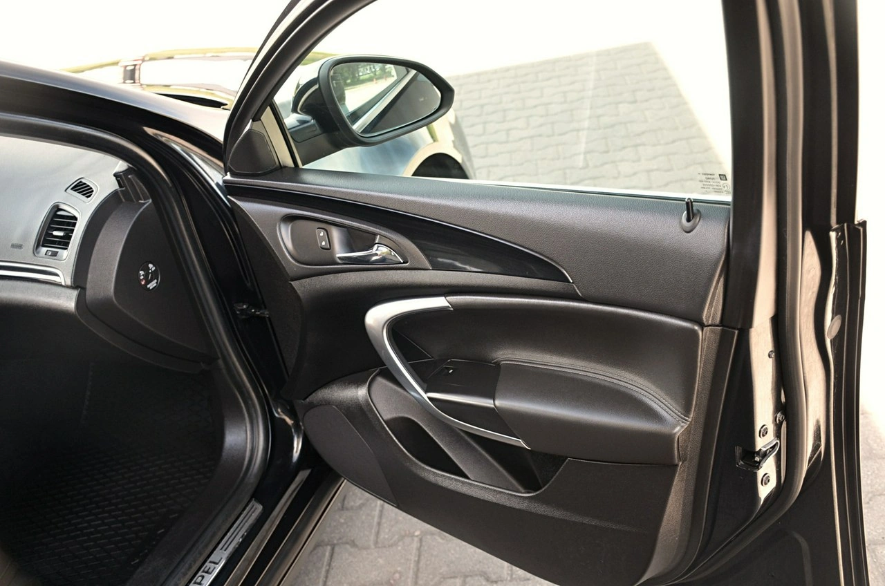 Opel Insignia Sports Tourer - Zdjęcie 18
