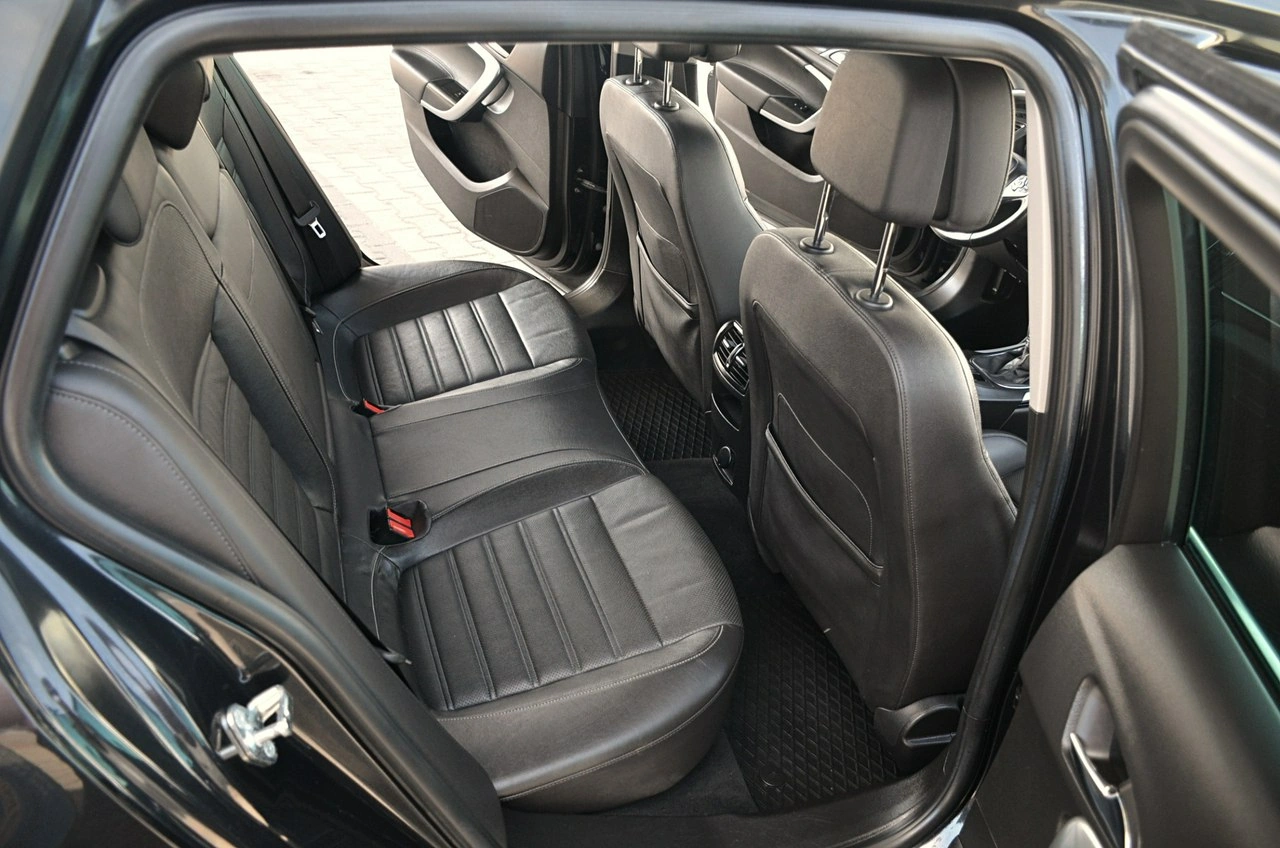 Opel Insignia Sports Tourer - Zdjęcie 19