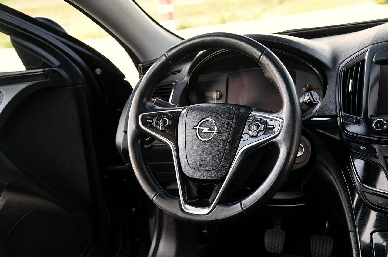 Opel Insignia Sports Tourer - Zdjęcie 21