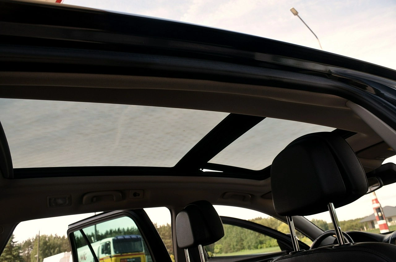 Opel Insignia Sports Tourer - Zdjęcie 23