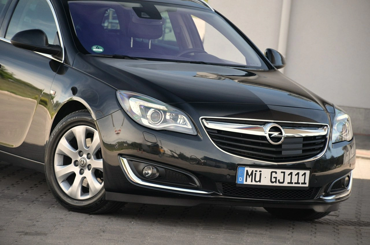 Opel Insignia Sports Tourer - Zdjęcie 3