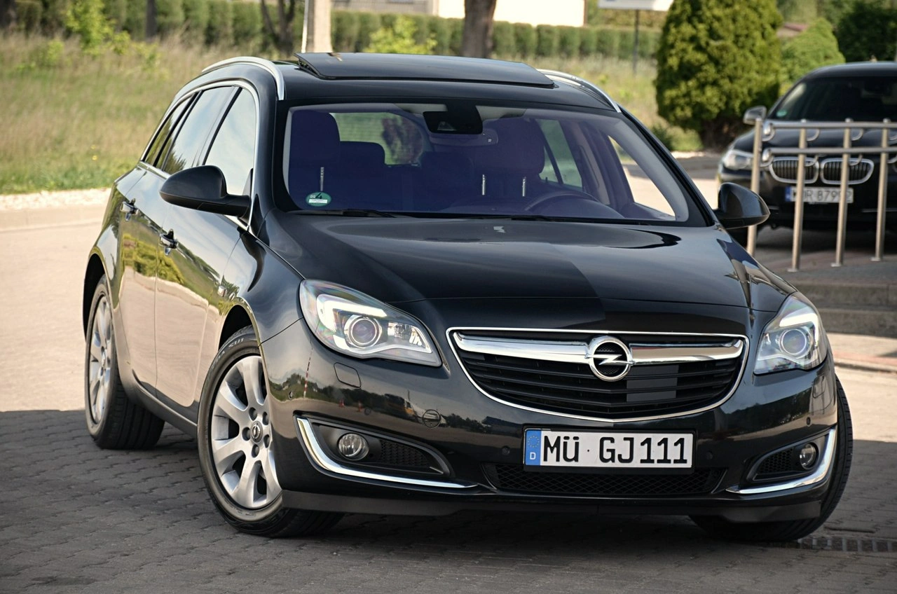 Opel Insignia Sports Tourer - Główne zdjęcie