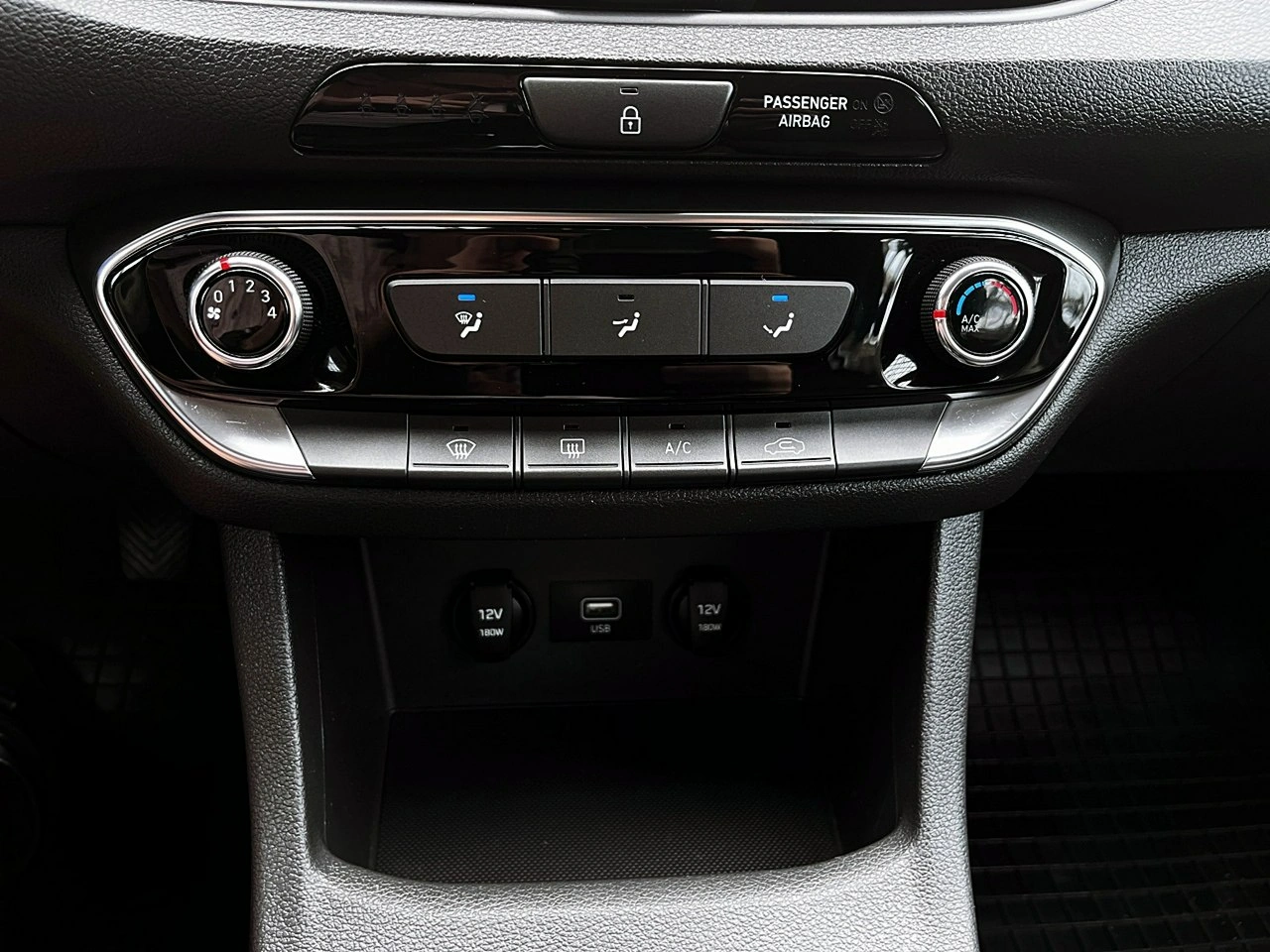 Hyundai i30 - Zdjęcie 24