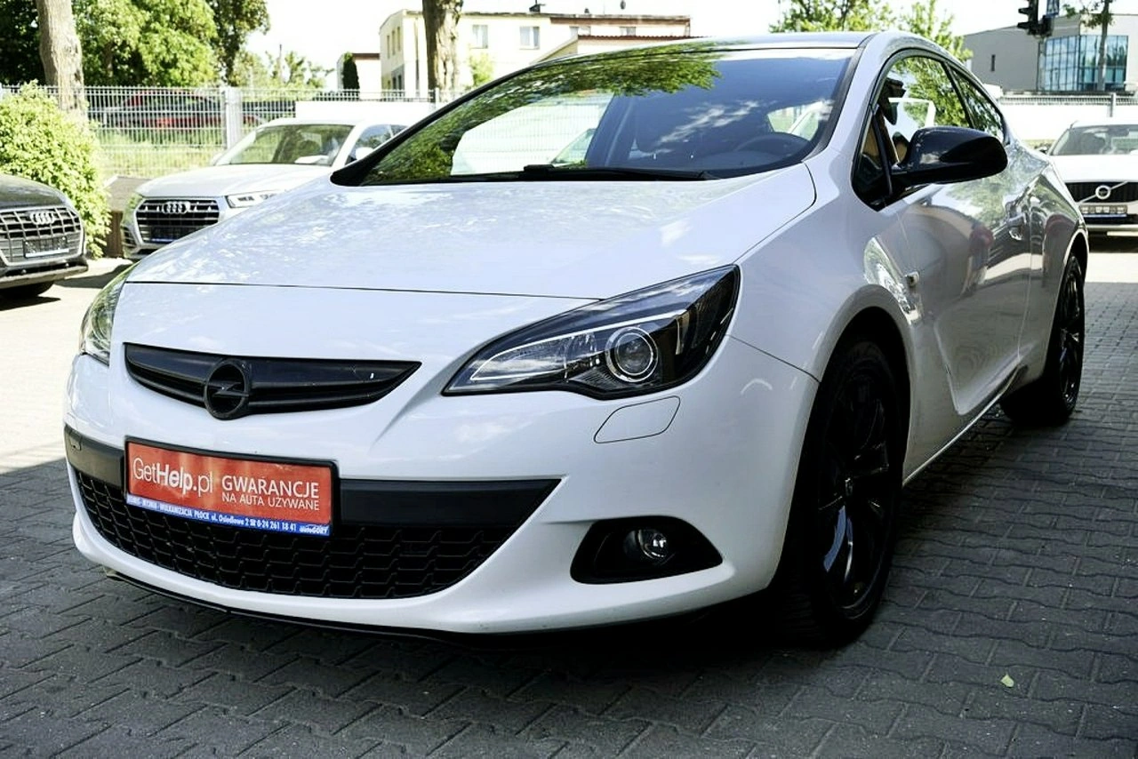Opel Astra GTC - Zdjęcie 9