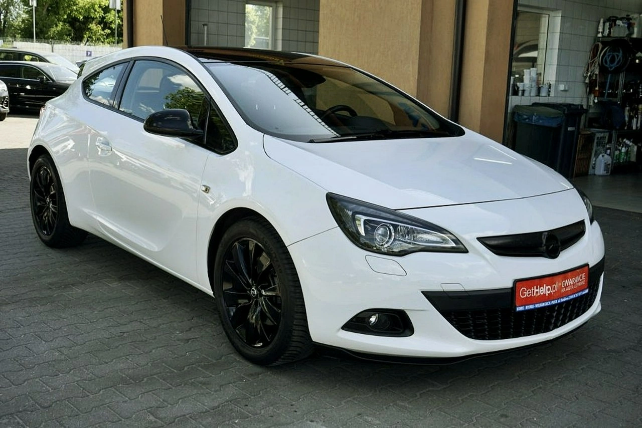 Opel Astra GTC - Zdjęcie 12
