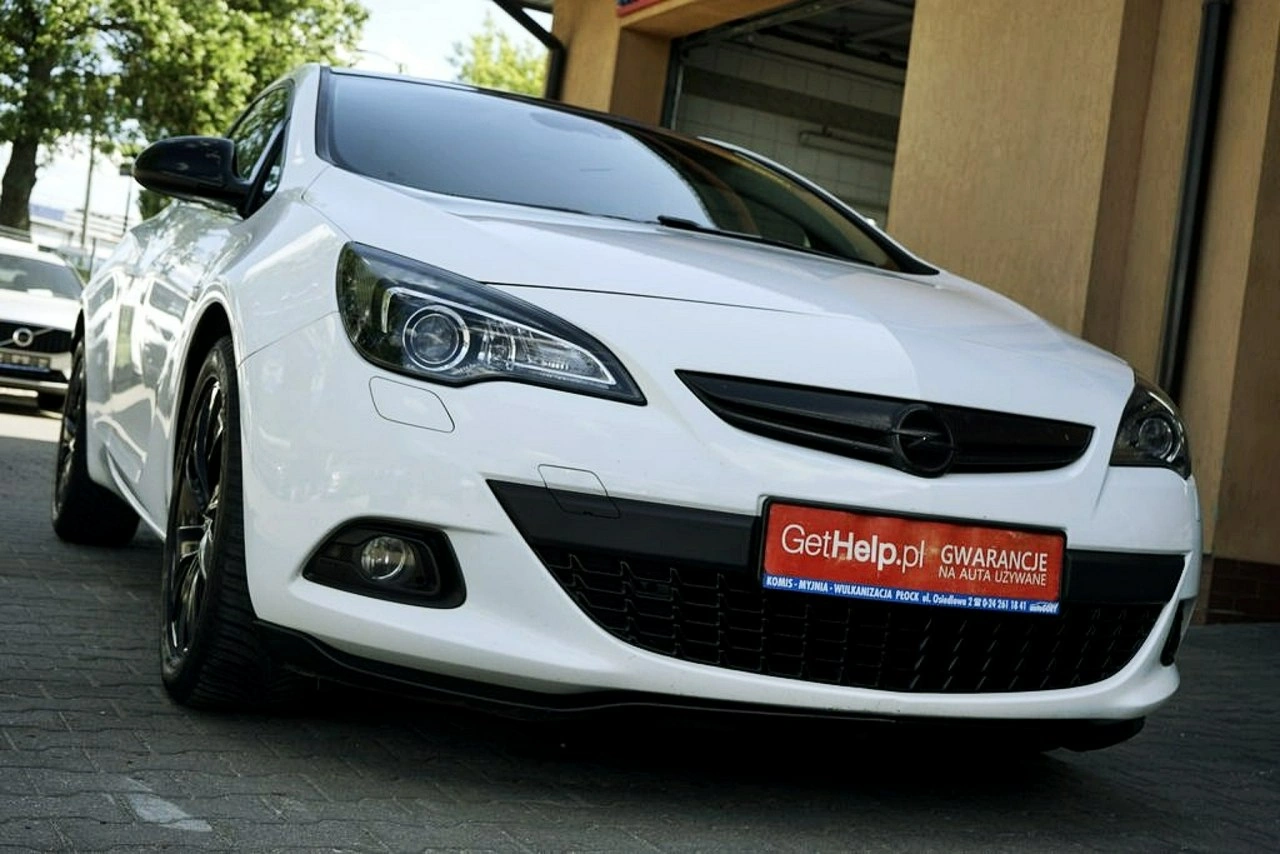 Opel Astra GTC - Zdjęcie 1