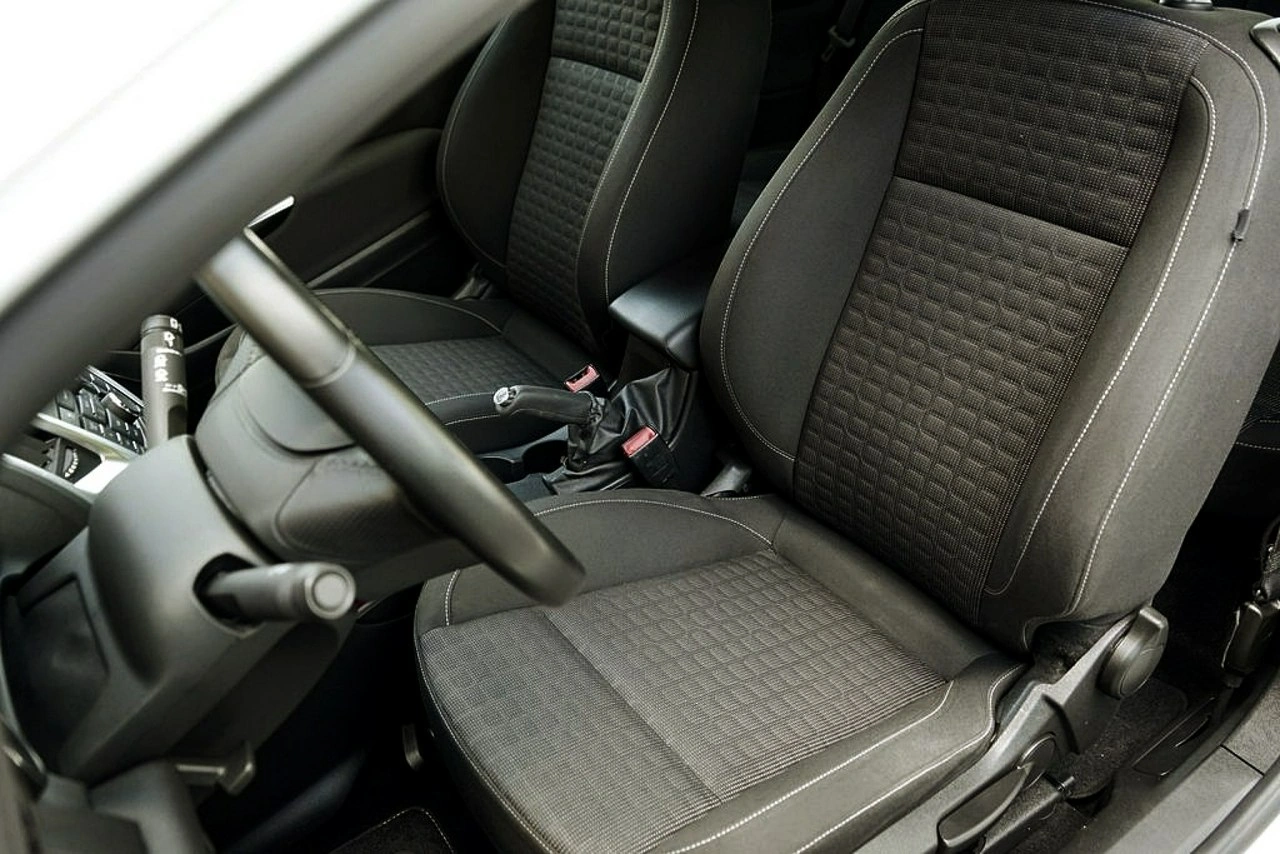 Opel Astra GTC - Zdjęcie 19
