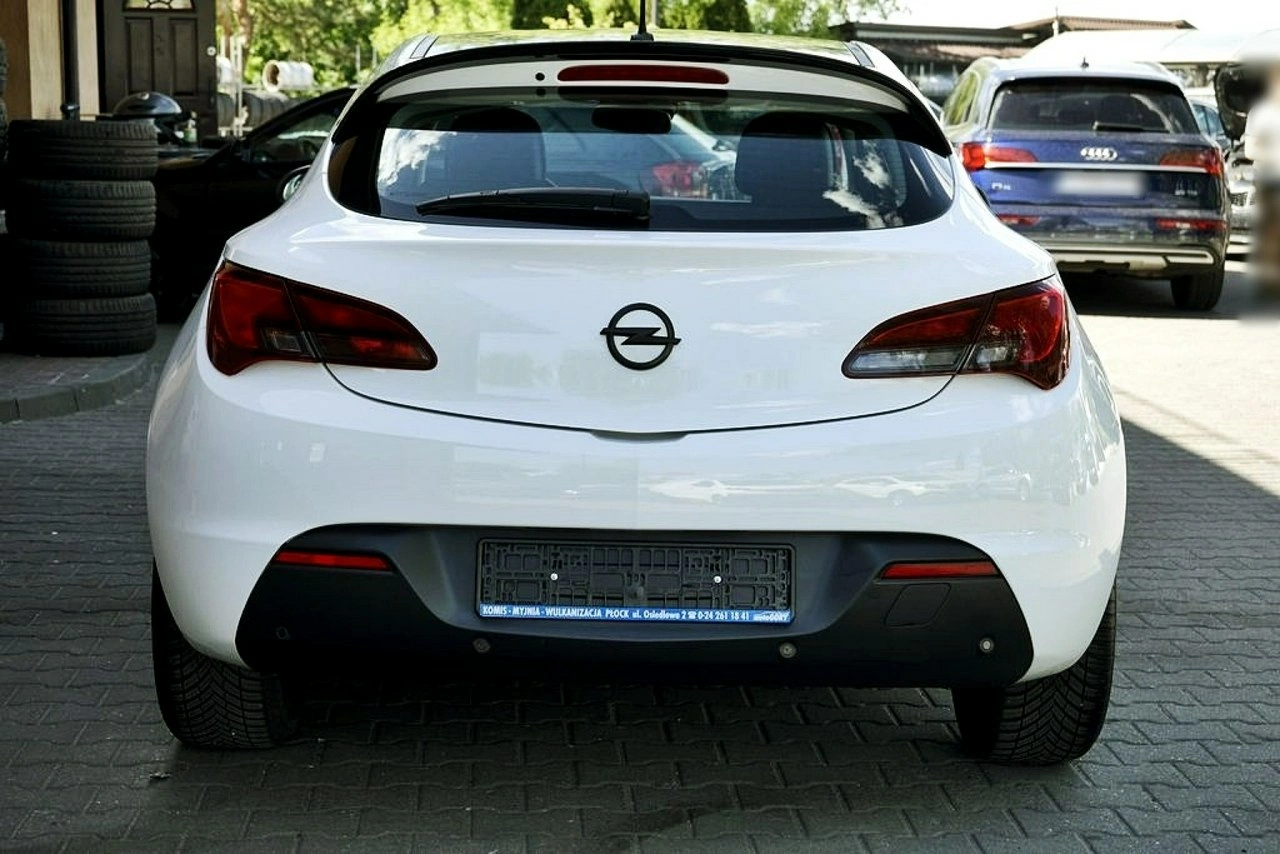 Opel Astra GTC - Zdjęcie 4